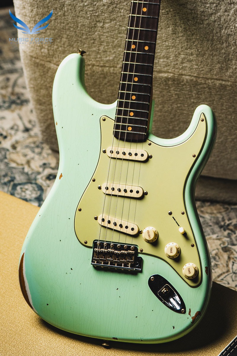 [2024 새봄맞이세일! (~4/30까지)] Fender Custom Shop Limited Edition 1963 Strat Relic-Super Faded/Aged Surf Green w/Roasted Maple Neck (2023년산/신품) - CZ576987